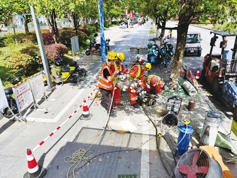  乡宁UV-CIPP紫外光固化修复